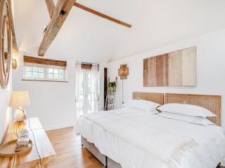 Weston Cottage - Uk50016 - Send - 1