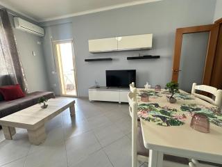 Fam Apartment 2 Min from the Sea,Free Parking&WiFi - Vlora - 8