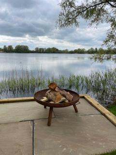 5 Chestnut Bay Lakeside Hideaway - Baston - 2