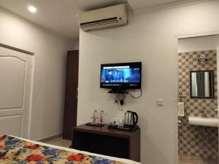 Farmhouse Inn nh8 - New Delhi - 2
