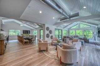 Luxury Riverfront Villa with Firepit & Gameroom! - Canyon Lake - 6