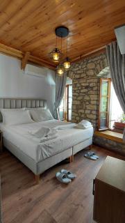 Submarine 105 Rooms - Gjirokastra - 0