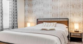 Luxurious 7-Bedroom Solterra Home with Pool & Game - 1