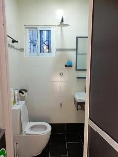 SPACIOUS 2 AND 3 BEDROOM APARTMENTs - 1