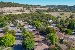 Kerrville Hidden Gem with Firepit and Grill - Great Location - Kerrville - 2