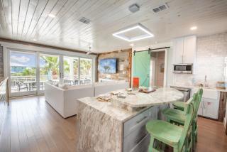 Palm Breeze - Ocean Views, Golf Cart, Game Room! - 4