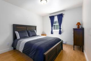 Lake and Pool Table - Au Pied du Lac - 1