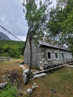 Guest House Emanueli - Tropojë - 3
