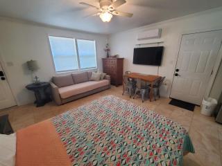 Vintage Beach Cottage - St. Augustine - 1