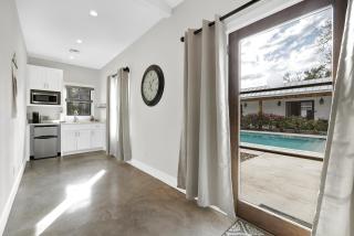 Schubert Inn Cottage - Pool - Walk to Main St - Fredericksburg - 7