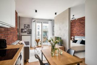 Superb Loft Studio in charming Praga District, 300 m to Metro & 100 m to tram, balcony - Varsovia - 0