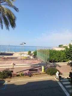 Beachfront Apartment with Sea Views & Private Parking - San Pol de Mar - 9