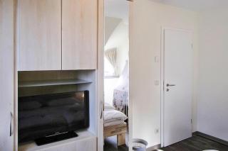 Holiday House Nightingale, Glowe - Glowe - 9