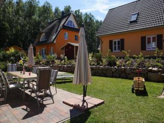 Holiday House Nightingale, Glowe - Glowe - 8