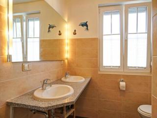 Holiday House Nightingale, Glowe - Glowe - 5