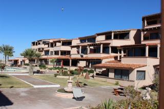 Mid-century Ocean View Apartment - 0