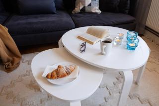 Guestly Homes - Spacious 1BR Apartment with Separate Guest Room - Boden - 1