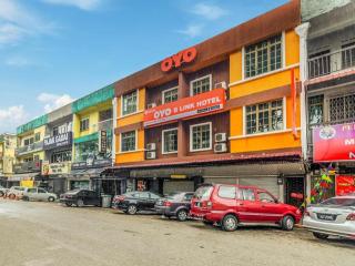 OYO 89703 B Link Hotel - 8
