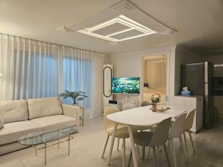Free Parking, Gimpo Airport 7min, SubwayStation 5min, Lotte Mall, Department Store, Mart, Theater 15min - 0