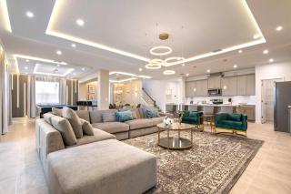 Luxe 9-Bedroom Escape with Private Pool & Game Loft | Solara Resort near Disney - 6
