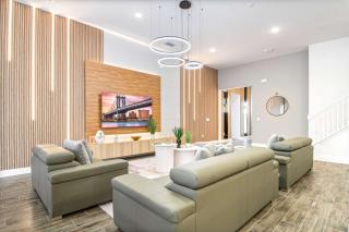 Themed Kids' Rooms, Pool & Game Loft Near Disney - 4