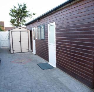 Modern Serenity 1 Bedroom Stay - Tilbury - 1