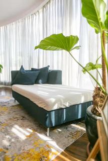 Glass House w Stunning View in Poblacion Makati - Manila - 9