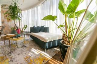 Glass House w Stunning View in Poblacion Makati - Manila - 8