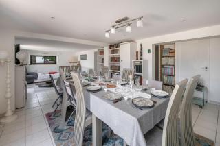 Villa pour 15 à 700m de la plage - 3