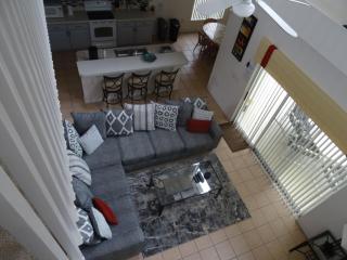 Charming 4-Bedroom Villa with Pool & Spa, Only 15 Minutes from Disney! - 1