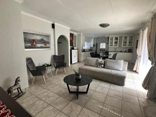 AfriSky guest house - 6