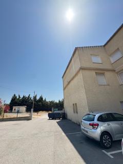 Modern & Quiet - 2 Bedroom Apartment with Sea Views - Port-de-Bouc - 1