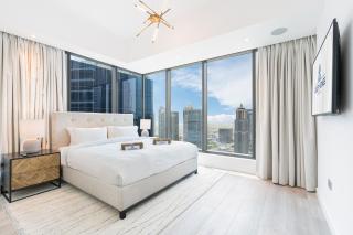 Gorgeous Home with Full Marina & Skyline View - 9