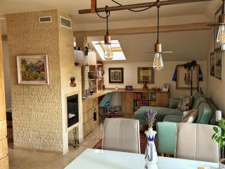 ARIA Ultracentral Studio - 1
