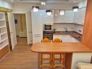 Central Chișinău Apartment - 2 Minutes from Main Square - 6