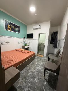Queen hotel - - 5