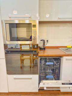 Central Chișinău Apartment - 2 Minutes from Main Square - Chişinău - 3