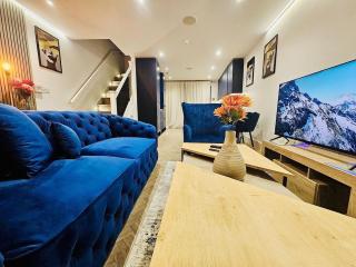 Coach House - London - 5