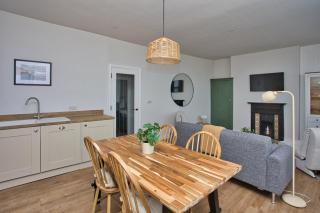 The Coastal Hideaway - 2