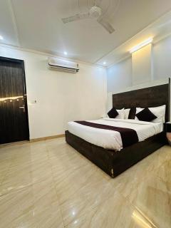 HOTEL Shri Ram PALACE - New Delhi - 9
