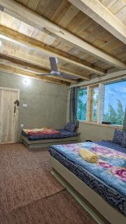 ANCIENT STAY by MANOKUR- E- BASA - Minapin - 0