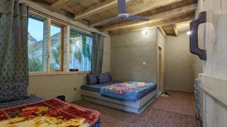 ANCIENT STAY by MANOKUR- E- BASA - Minapin - 3