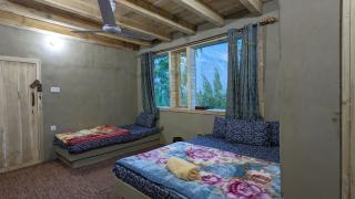 ANCIENT STAY by MANOKUR- E- BASA - Minapin - 1