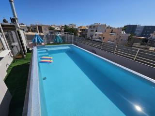 Evgenias Luxury Apartment with Rooftop Pool - 9