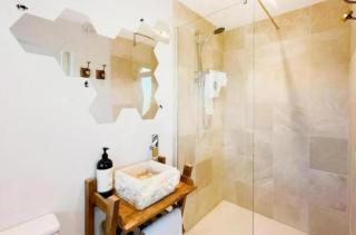 Honey Bee Cottage Tiny House Welshpool - Welshpool - 2