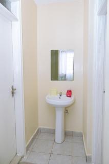 Mareva Homes 1bedroom Thika town Ample parking wifi fridge microwave and all kitchen appliances - 5