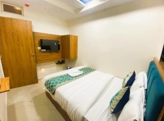 Hotel Surya Villas Ahmedabad - Ahmedabad - 4