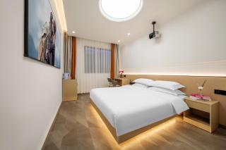 Home Inn Paibo Cloud Hotel (Chongqing Jiefangbei Hongyadong Branch) - Chongqing - 9
