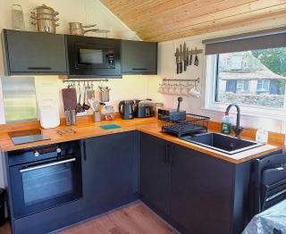 CABIN 8 Pet friendly Family glamping Seaview - Llwyngwril - 9