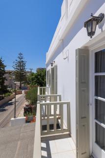 Palos Luxury Suites - Kinion - 1